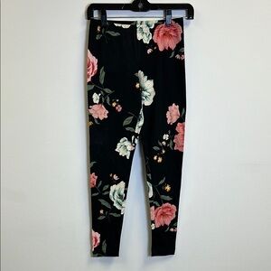Old Navy Women’s Small Black Floral Leggings